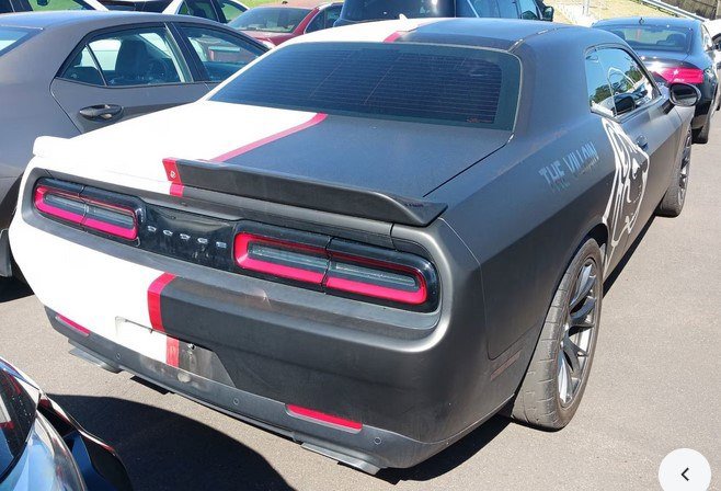 Used 2016 Dodge Challenger SRT image 2