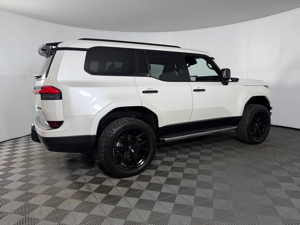 Used 2024 Lexus GX 550 w/ Accessory Package (2T) AWD/4WD image 8
