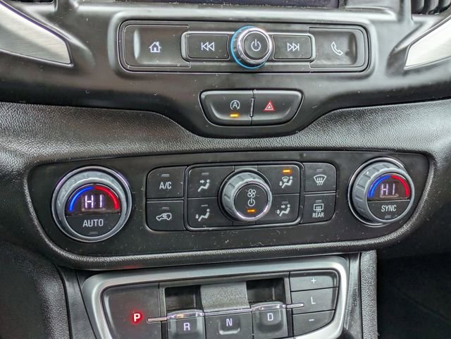 Used 2024 GMC Terrain SLE w/ Driver Convenience Package image 24