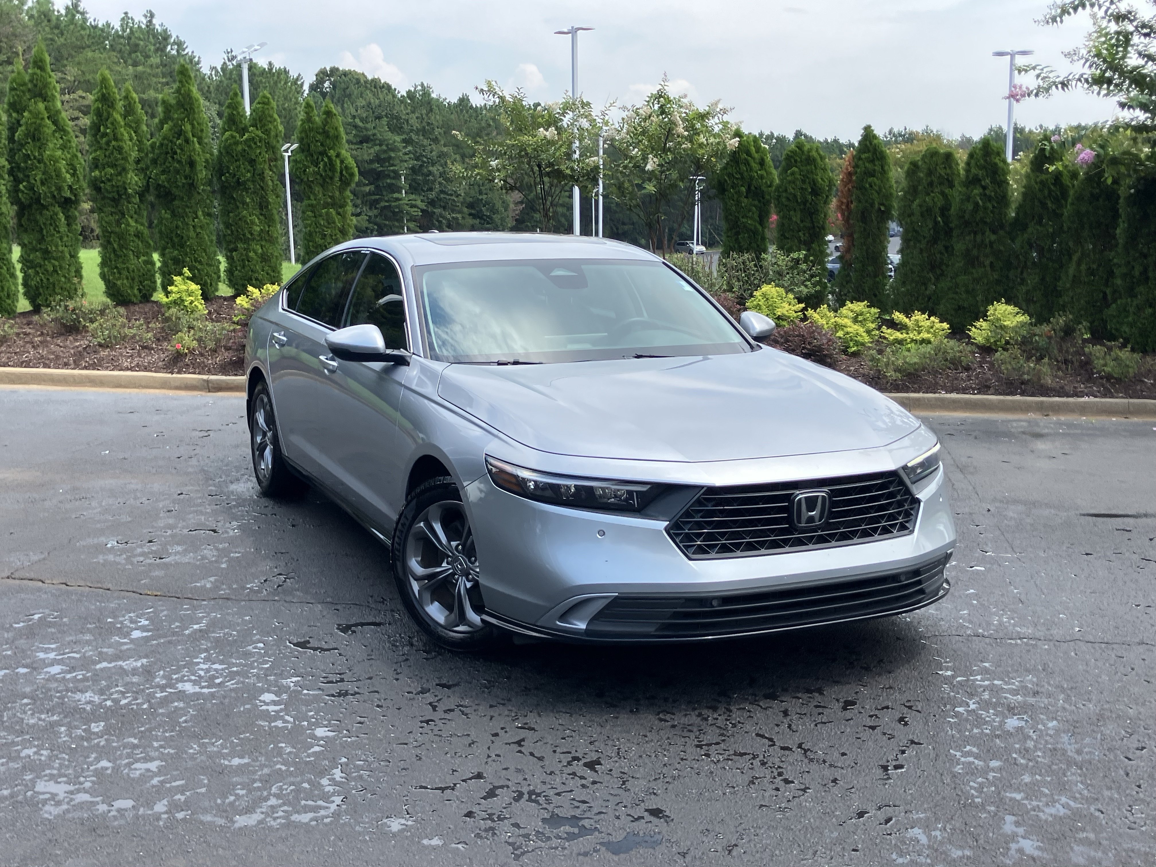Used 2023 Honda Accord EX-L image 2