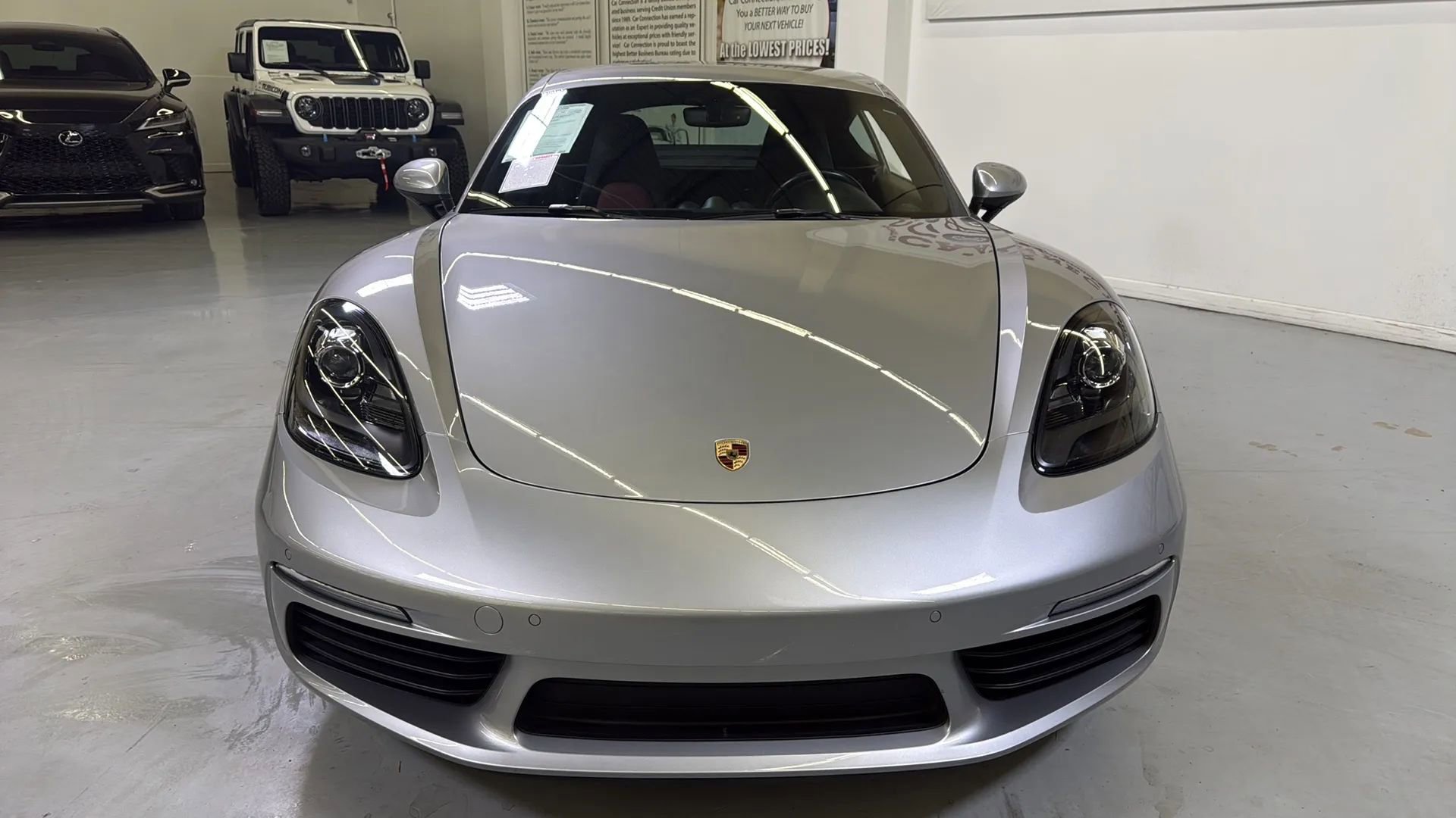 Used 2018 Porsche 718 Cayman image 3