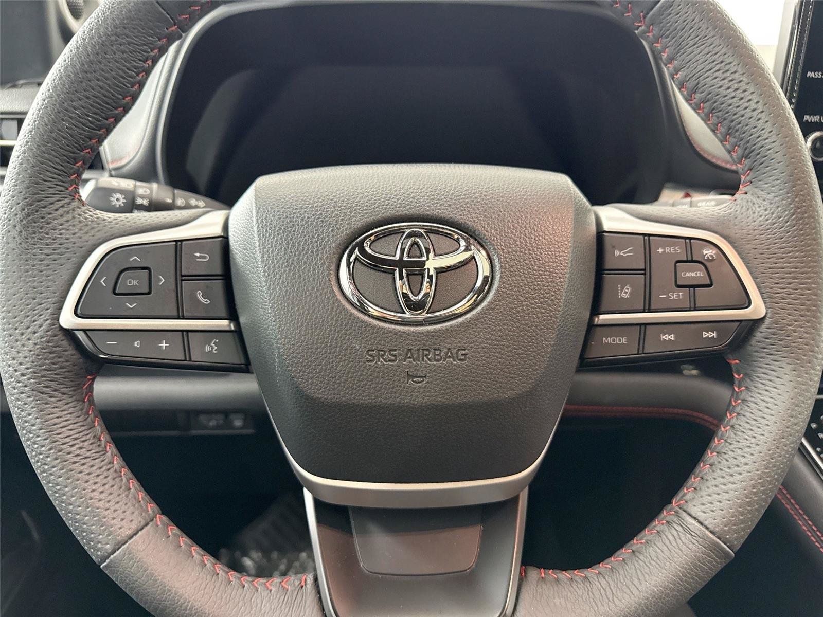 Certified 2025 Toyota Sienna XSE w/ XSE Plus Package FWD image 17