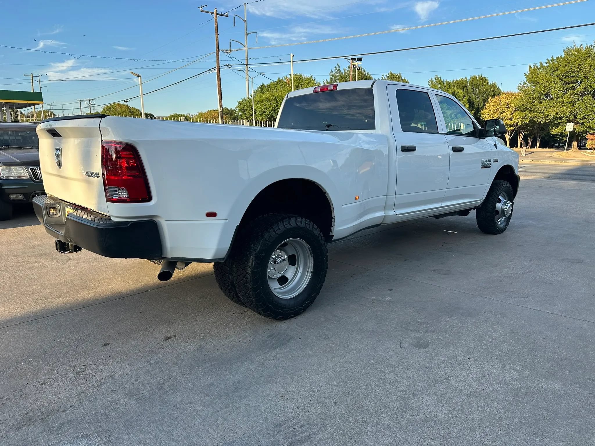 Used 2018 RAM 3500 Tradesman w/ Popular Equipment Group AWD/4WD image 3