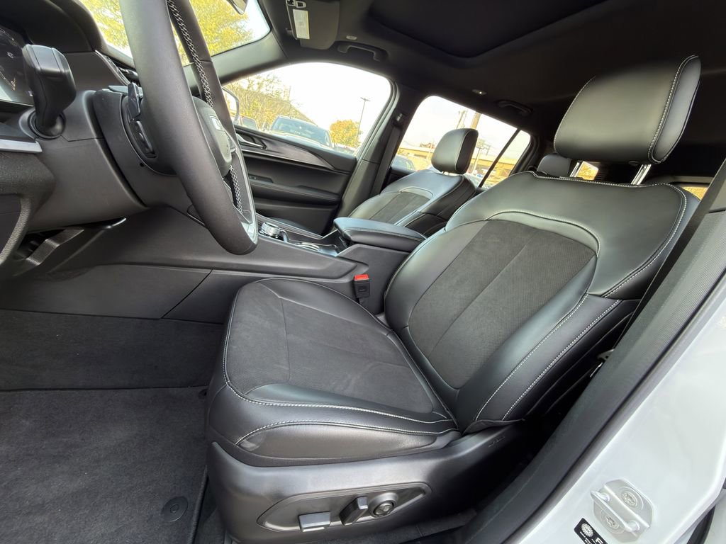New 2025 Jeep Grand Cherokee L Altitude AWD/4WD image 19