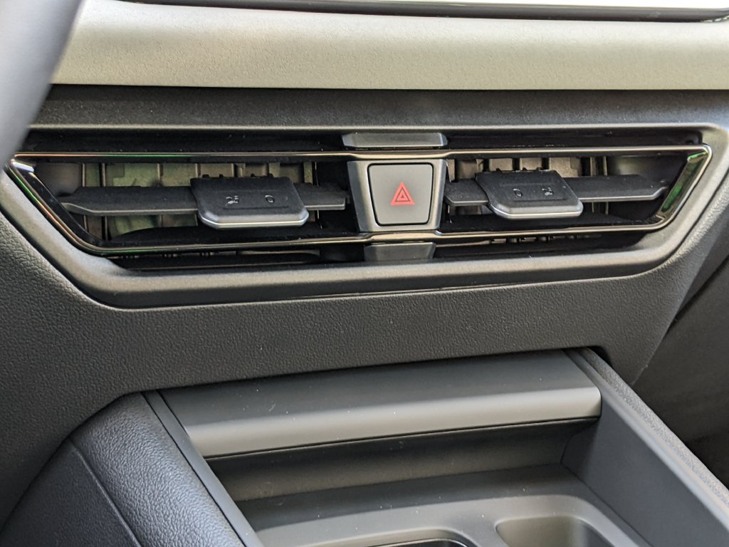 New 2026 Volkswagen Tiguan SE AWD/4WD image 17