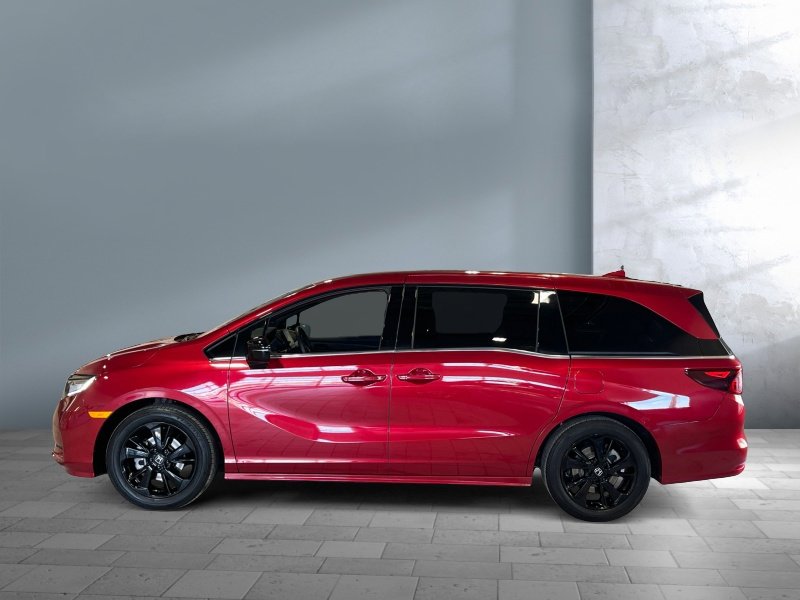 Used 2024 Honda Odyssey Sport image 3