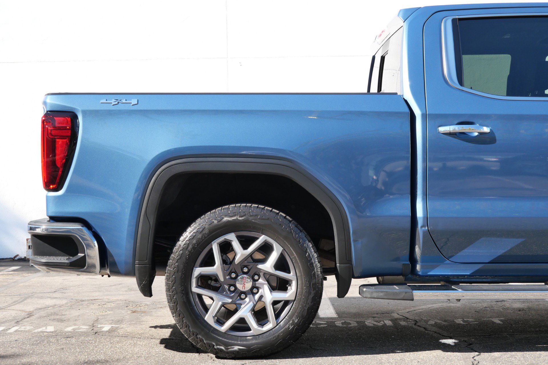 Used 2024 GMC Sierra 1500 SLT w/ SLT Premium Package AWD/4WD image 54