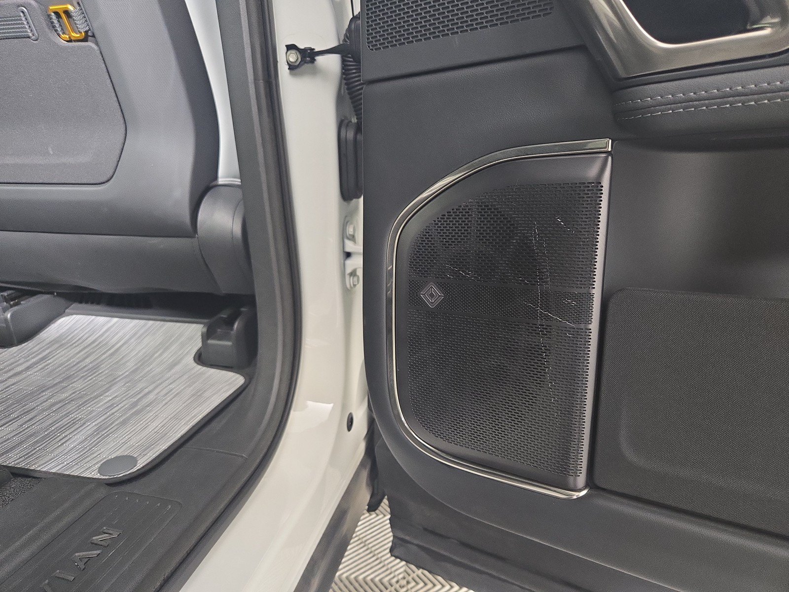 Used 2023 Rivian R1S Adventure AWD/4WD image 69