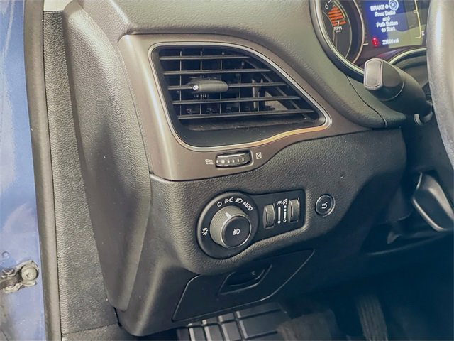 Used 2020 Jeep Cherokee Latitude Plus w/ Cold Weather Group image 11