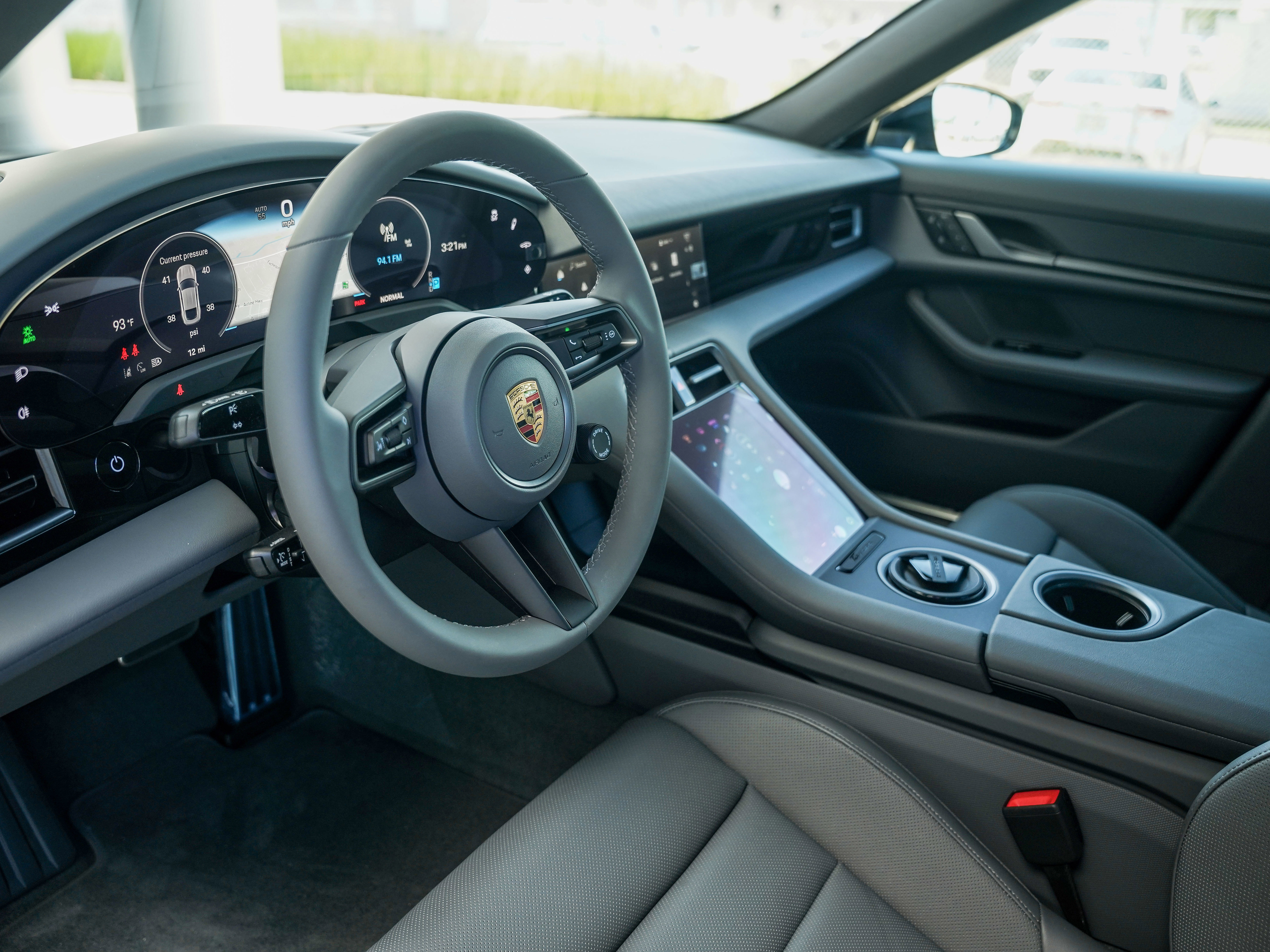 New 2025 Porsche Taycan image 4