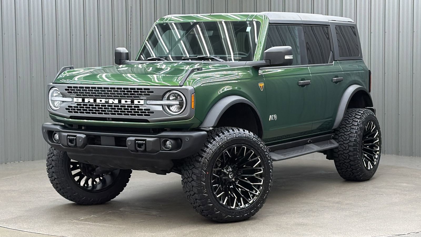 Used 2025 Ford Bronco Badlands video 1
