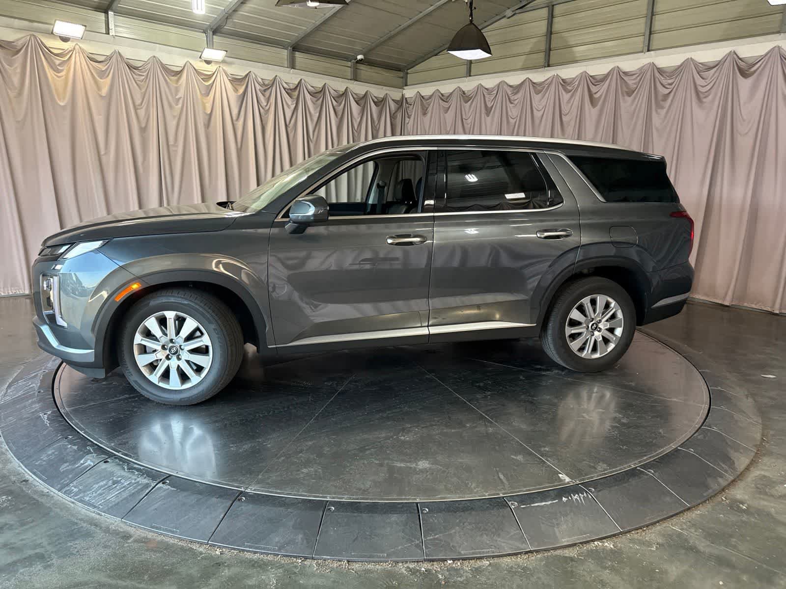 Used 2024 Hyundai Palisade SEL FWD image 7