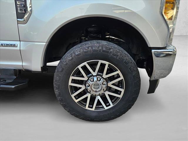 Used 2019 Ford F250 Lariat w/ Lariat Ultimate Package AWD/4WD image 18
