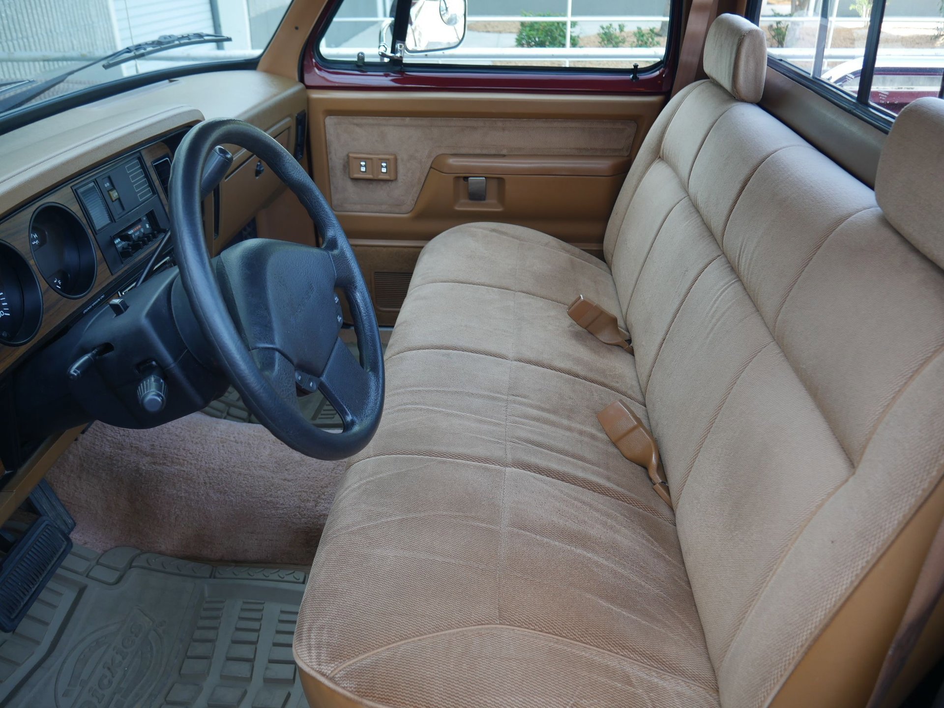 Used 1992 Dodge D/W Truck 150 RWD image 52