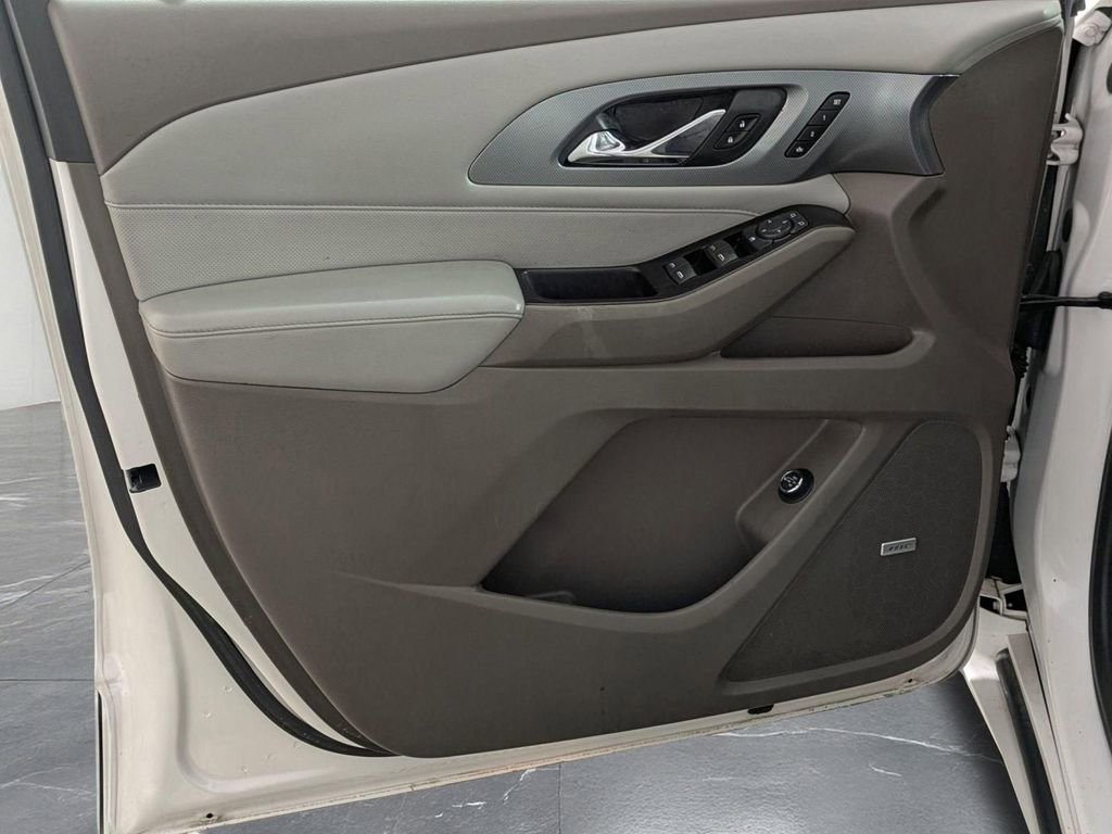 Used 2018 Chevrolet Traverse Premier image 14