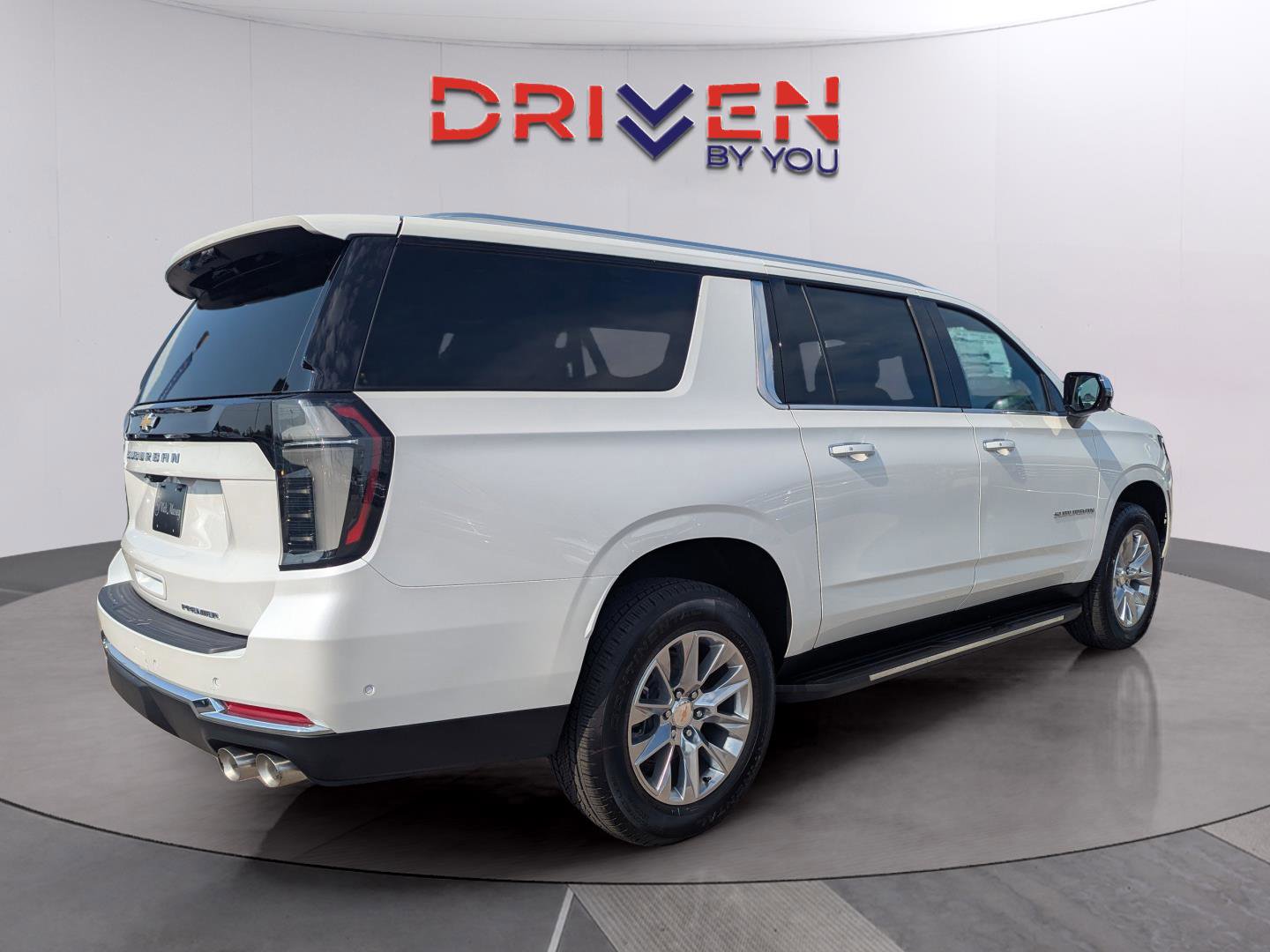 New 2025 Chevrolet Suburban Premier image 5