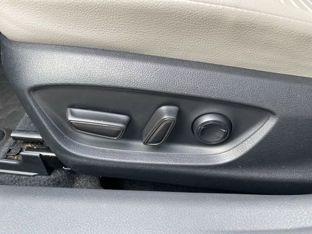 Used 2023 Toyota Camry SE image 13