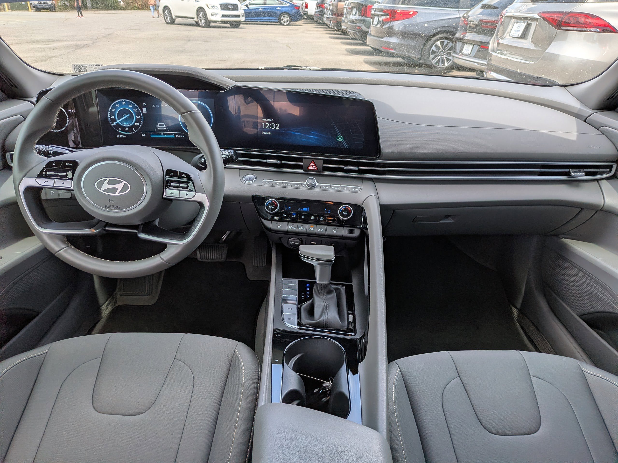Certified 2025 Hyundai Elantra SEL image 14