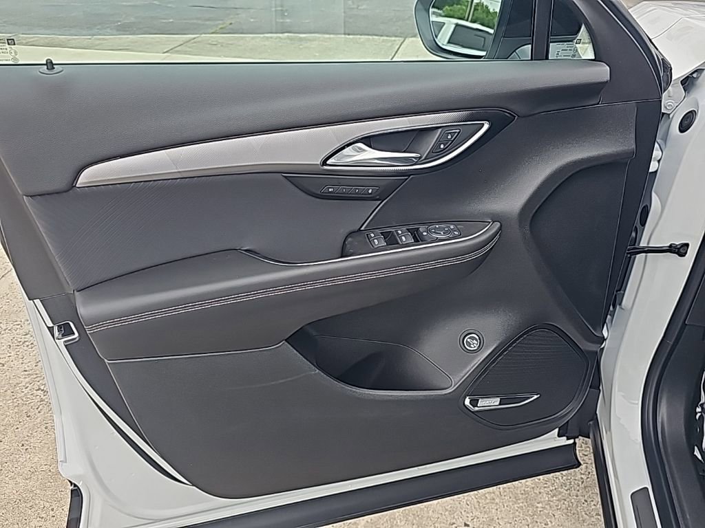 New 2025 Buick Envision Sport Touring image 9