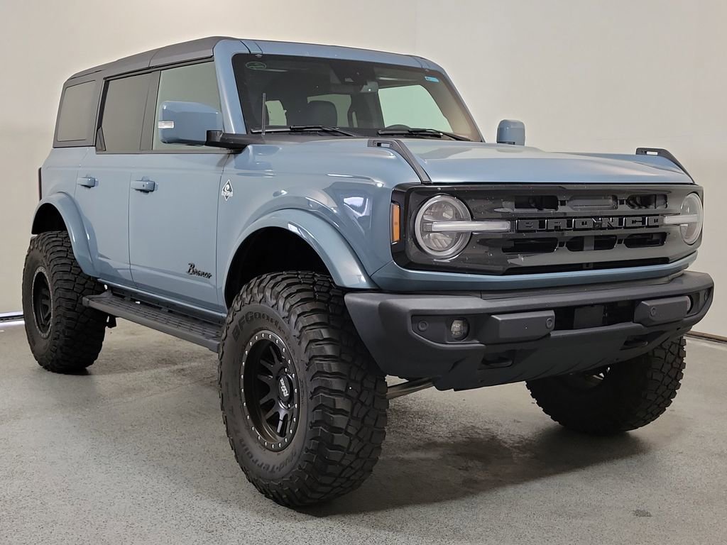 Used 2023 Ford Bronco Outer Banks AWD/4WD image 1