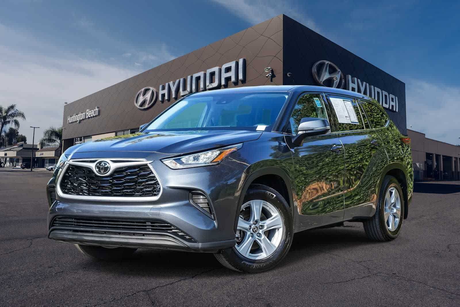Used 2020 Toyota Highlander L AWD/4WD image 1