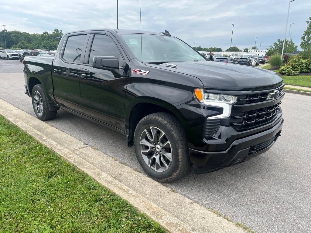 Used 2024 Chevrolet Silverado 1500 RST w/ Z71 Off-Road Package AWD/4WD image 2