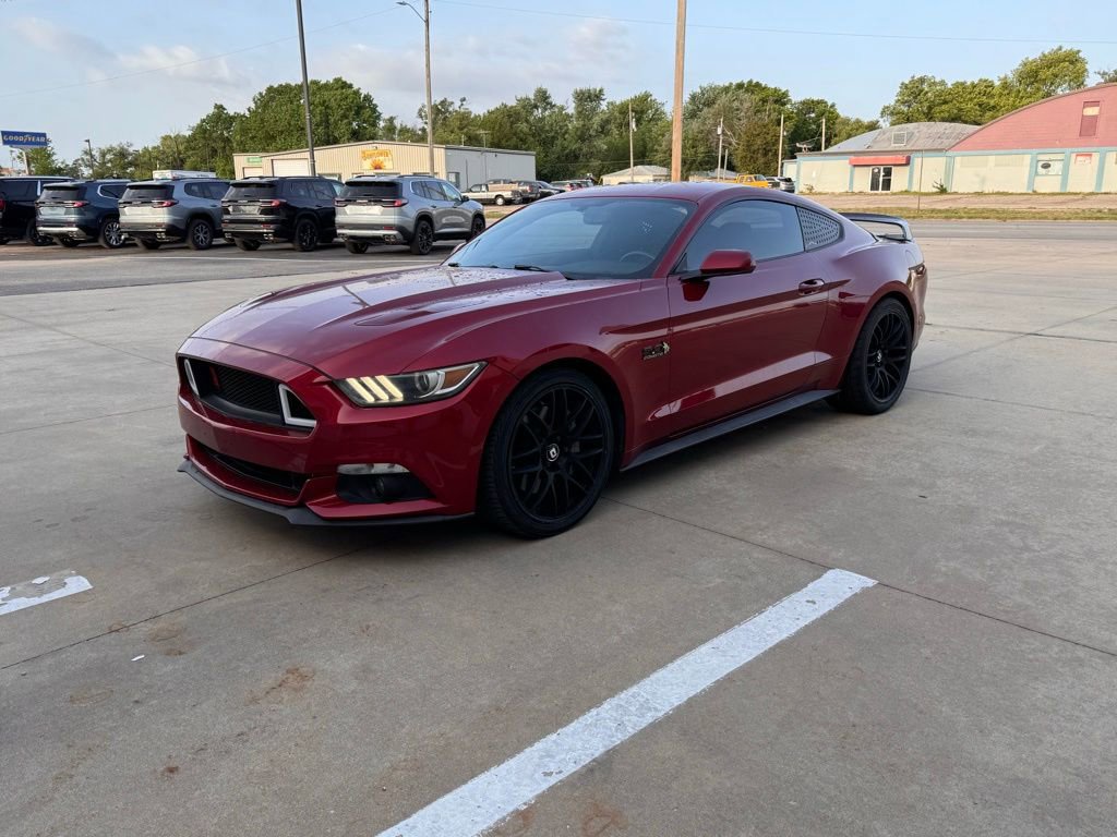Used 2017 Ford Mustang GT RWD image 7