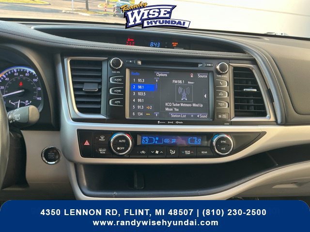 Used 2019 Toyota Highlander XLE FWD image 26
