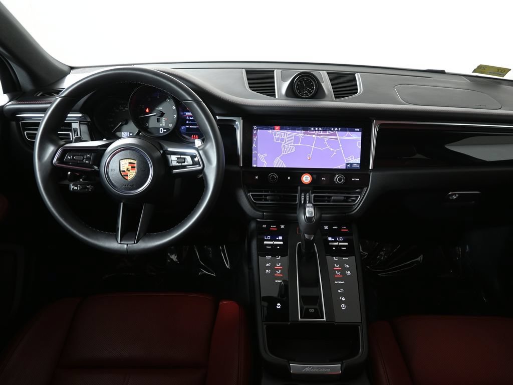 Used 2026 Porsche Macan AWD/4WD image 16