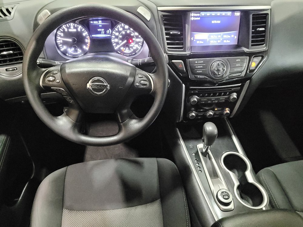 Used 2020 Nissan Pathfinder S image 22