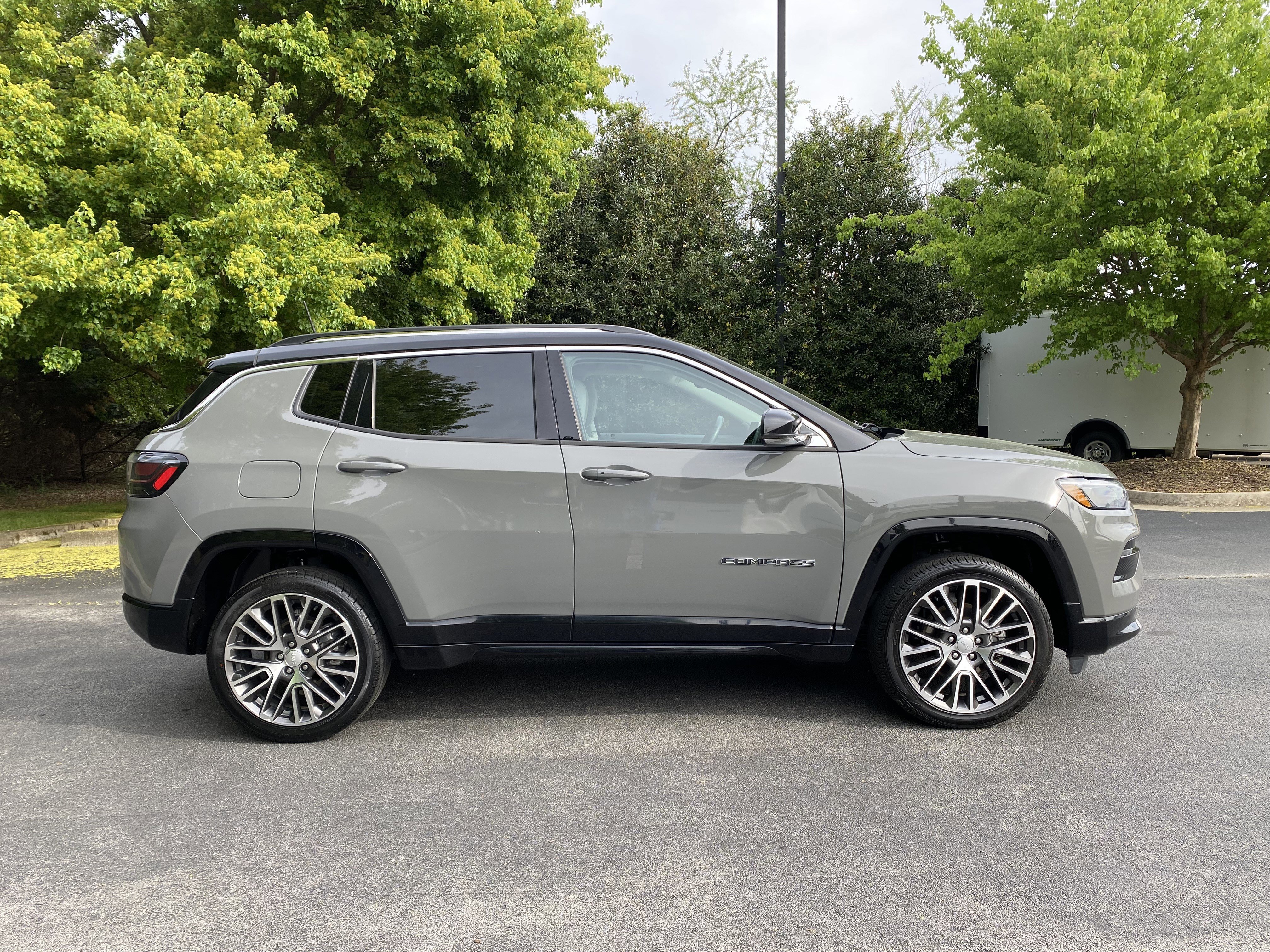 Used 2022 Jeep Compass Limited w/ Elite Group image 10