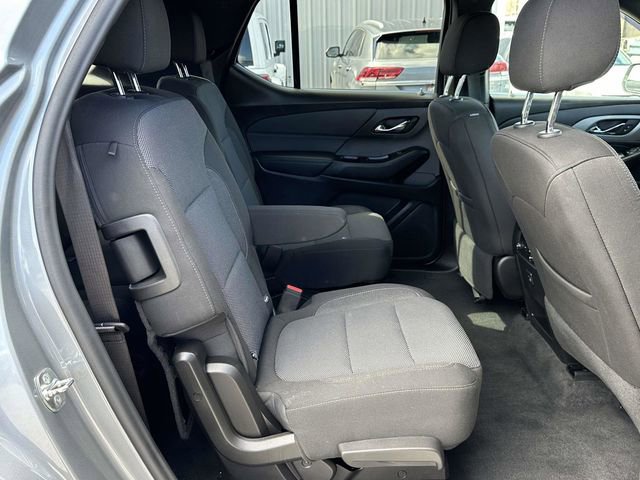 Used 2023 Chevrolet Traverse LT image 16