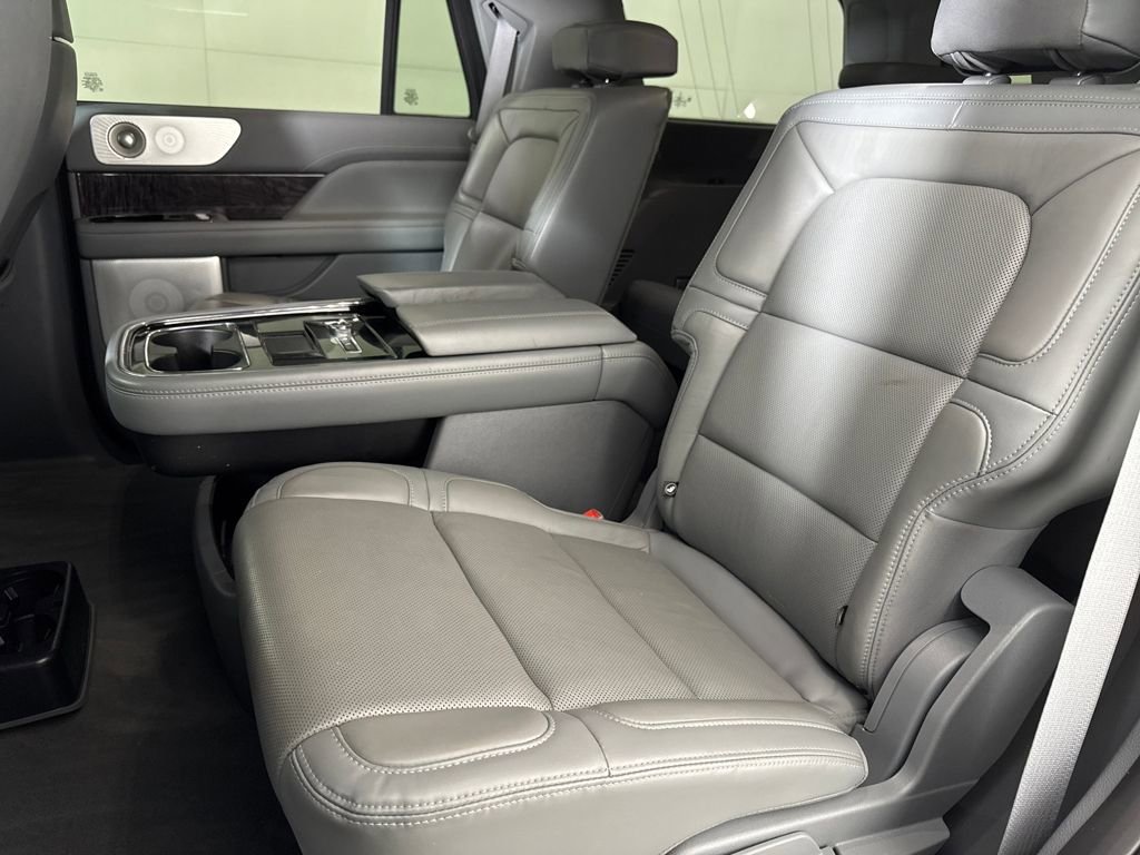 Used 2020 Lincoln Navigator Reserve w/ Equipment Group 208A Reserve image 11