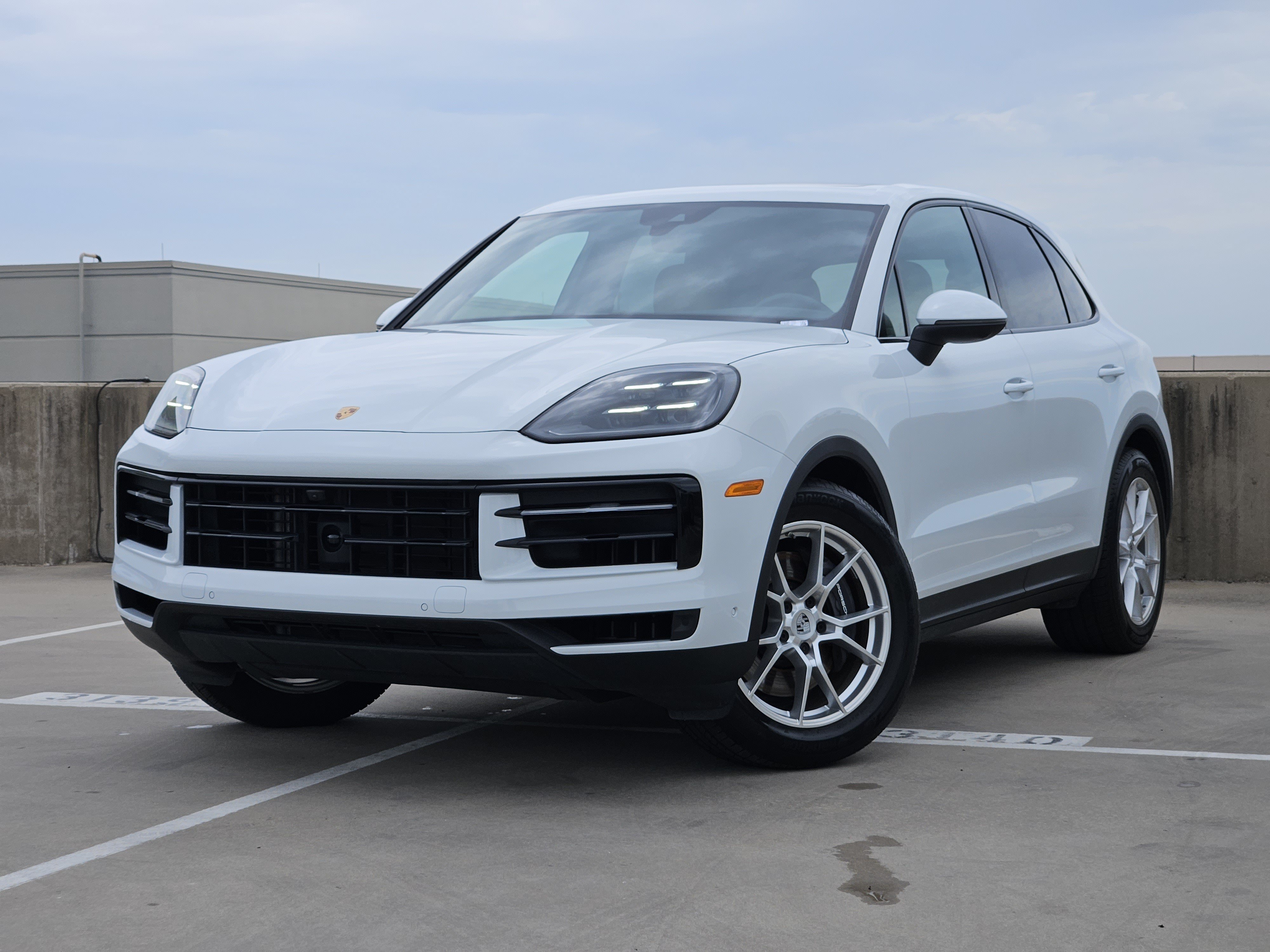 Certified 2026 Porsche Cayenne AWD/4WD image 1