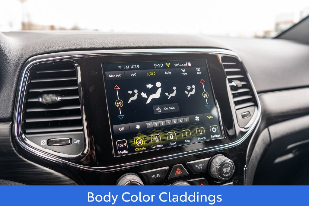 Used 2022 Jeep Grand Cherokee Laredo X image 30