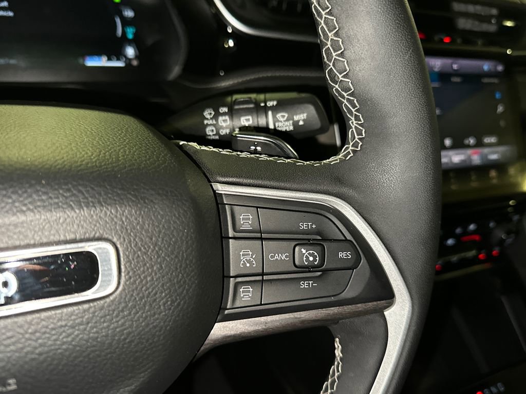 Used 2022 Jeep Grand Cherokee Limited 4xe w/ Luxury Tech Group II image 24