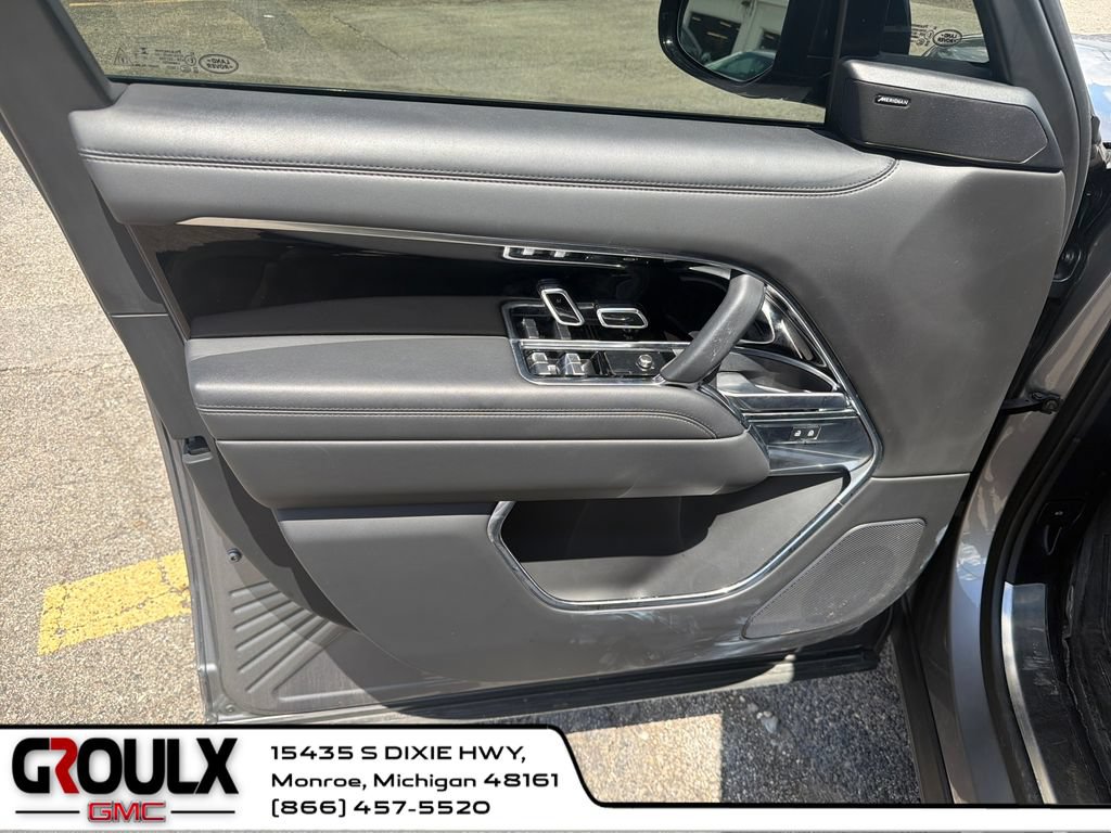 Used 2024 Land Rover Range Rover SE AWD/4WD image 10