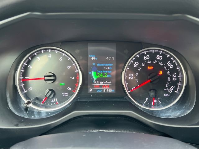 Used 2021 Toyota RAV4 LE image 18