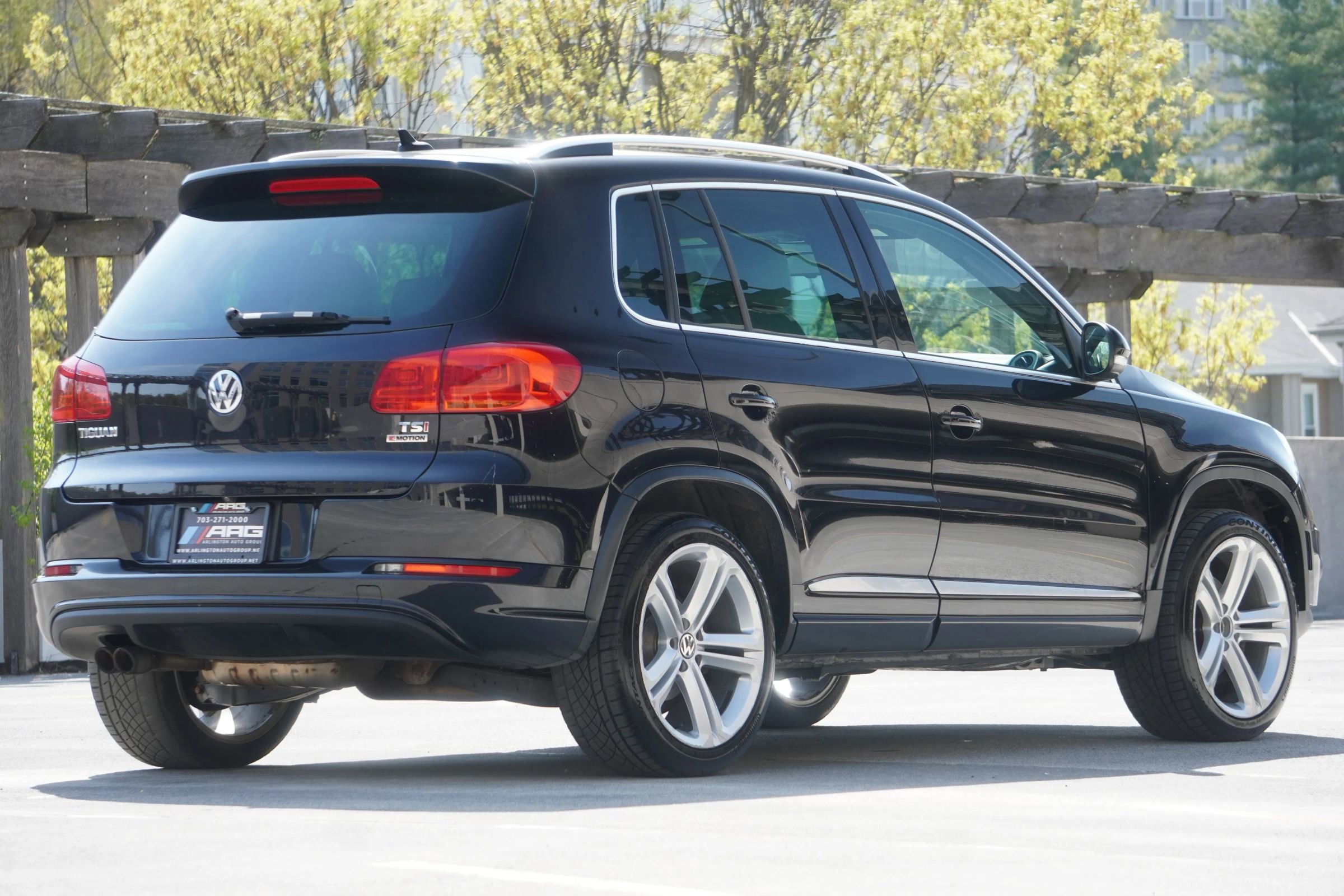 Used 2016 Volkswagen Tiguan R-Line image 13