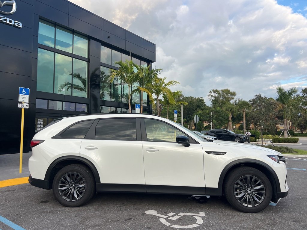 Certified 2025 MAZDA CX-70 3.3 Turbo w/ Preferred Package image 6