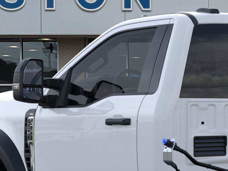New 2025 Ford F550 2WD Regular Cab Super Duty image 39
