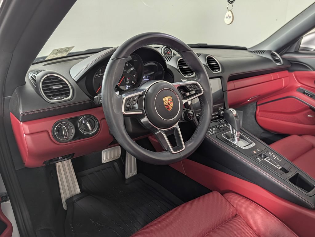 Certified 2024 Porsche 718 Boxster RWD image 4