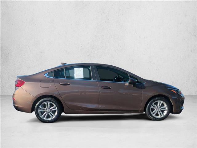 Used 2019 Chevrolet Cruze LT w/ Convenience Package image 4