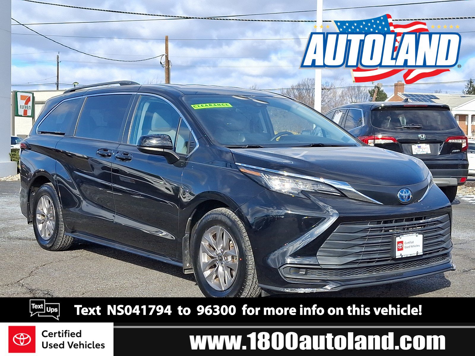 Certified 2022 Toyota Sienna LE image 1