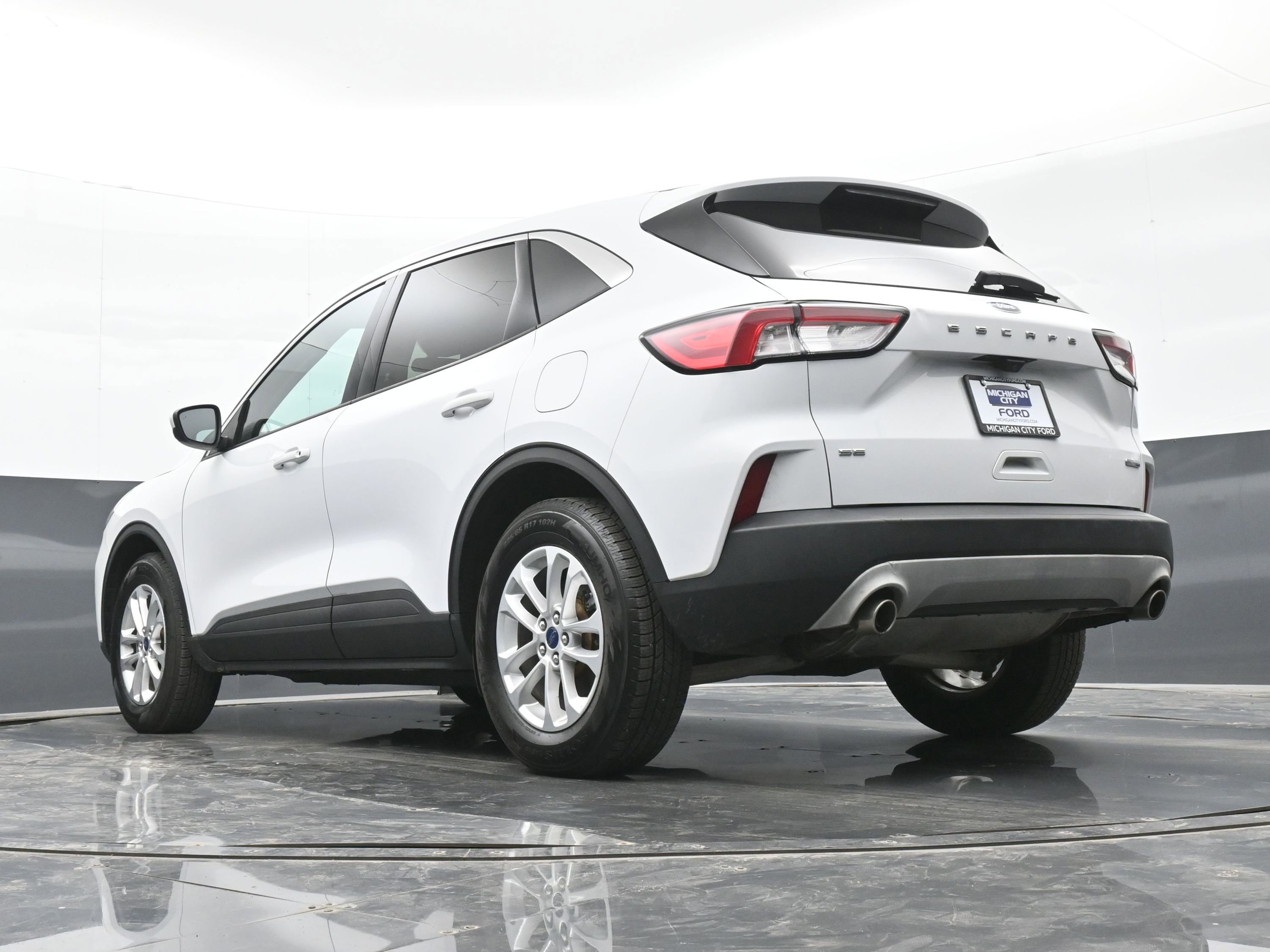 Used 2020 Ford Escape SE image 38