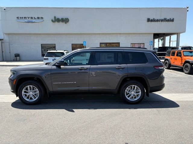 New 2026 Jeep Grand Cherokee L Laredo w/ MOPAR Finishing Package AWD/4WD image 4