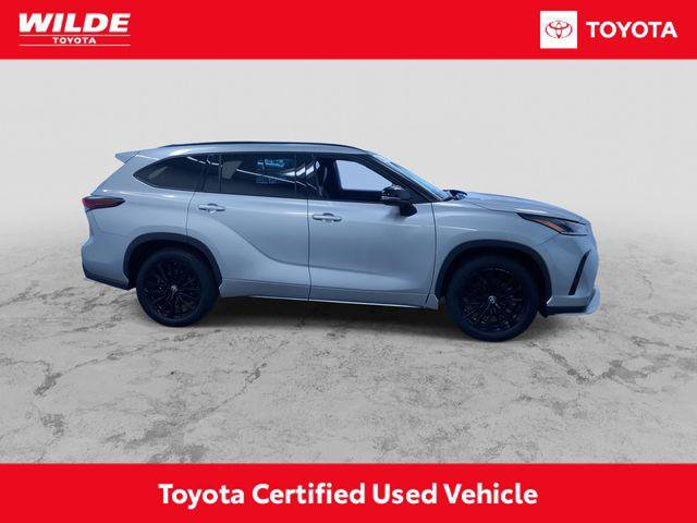 Certified 2025 Toyota Highlander XSE AWD/4WD image 2
