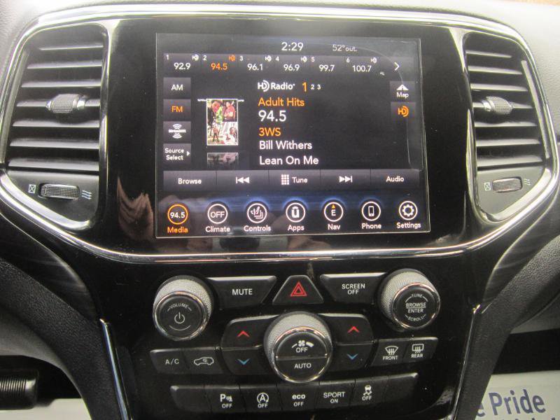 Used 2020 Jeep Grand Cherokee Altitude image 19