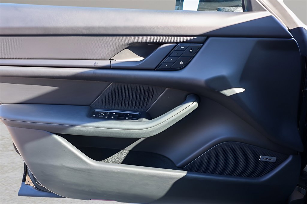 Used 2022 Porsche Taycan image 21