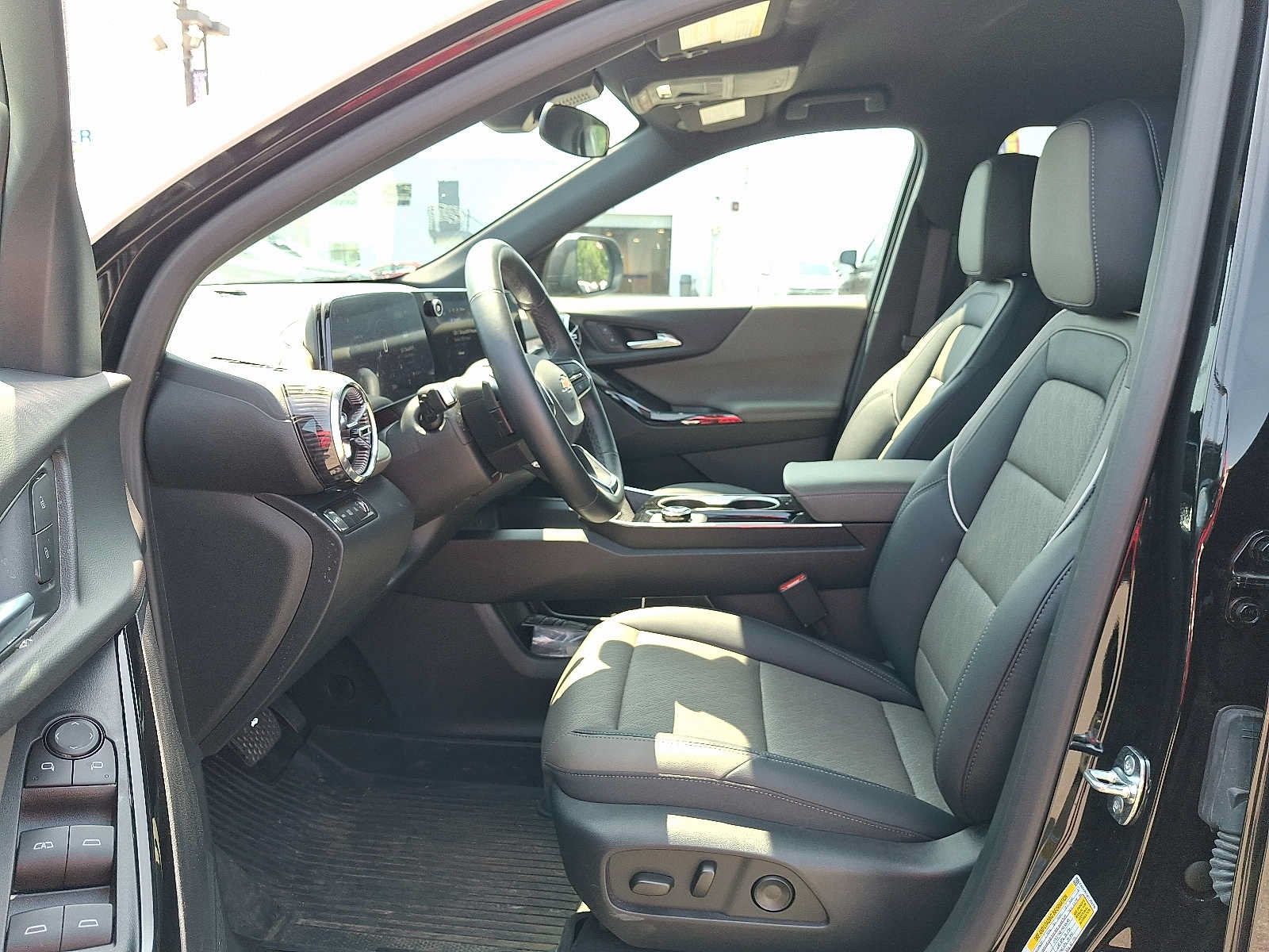 Used 2026 Chevrolet Equinox LT w/ Convenience Package II AWD/4WD image 14
